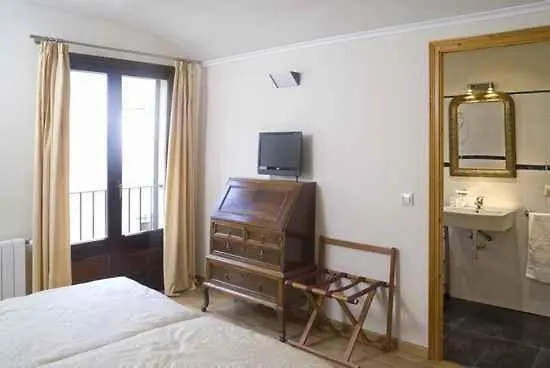 Can Garriga Guest House Garriguella